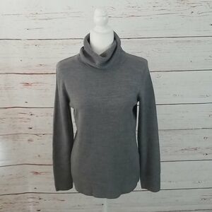 H&M // soft grey knit turtleneck sweater